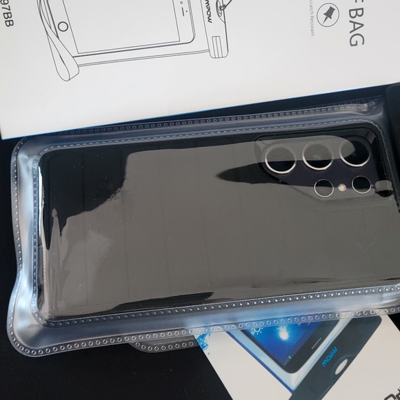 Mpow Waterproof Phone Bag - Picture 4 of 4